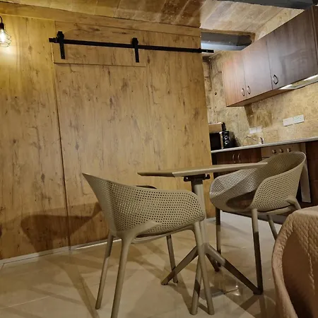 Renovated 16th Century House In Holiday home *