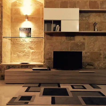 בית נופש Renovated 16th Century House In *