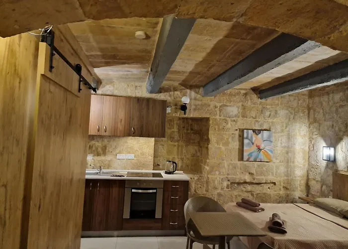 Renovated 16th Century House In Сasa de vacaciones La Valeta